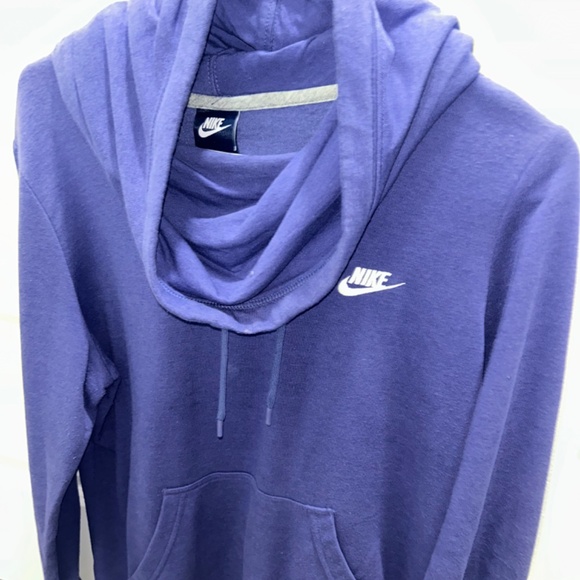 Nike Sweater - Picture 2 of 4